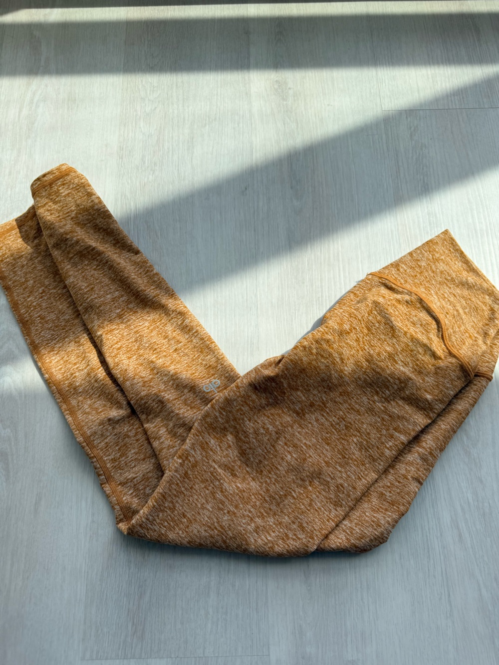 ALO Yoga AloSoft Heathered Caramel Highlight Leggings